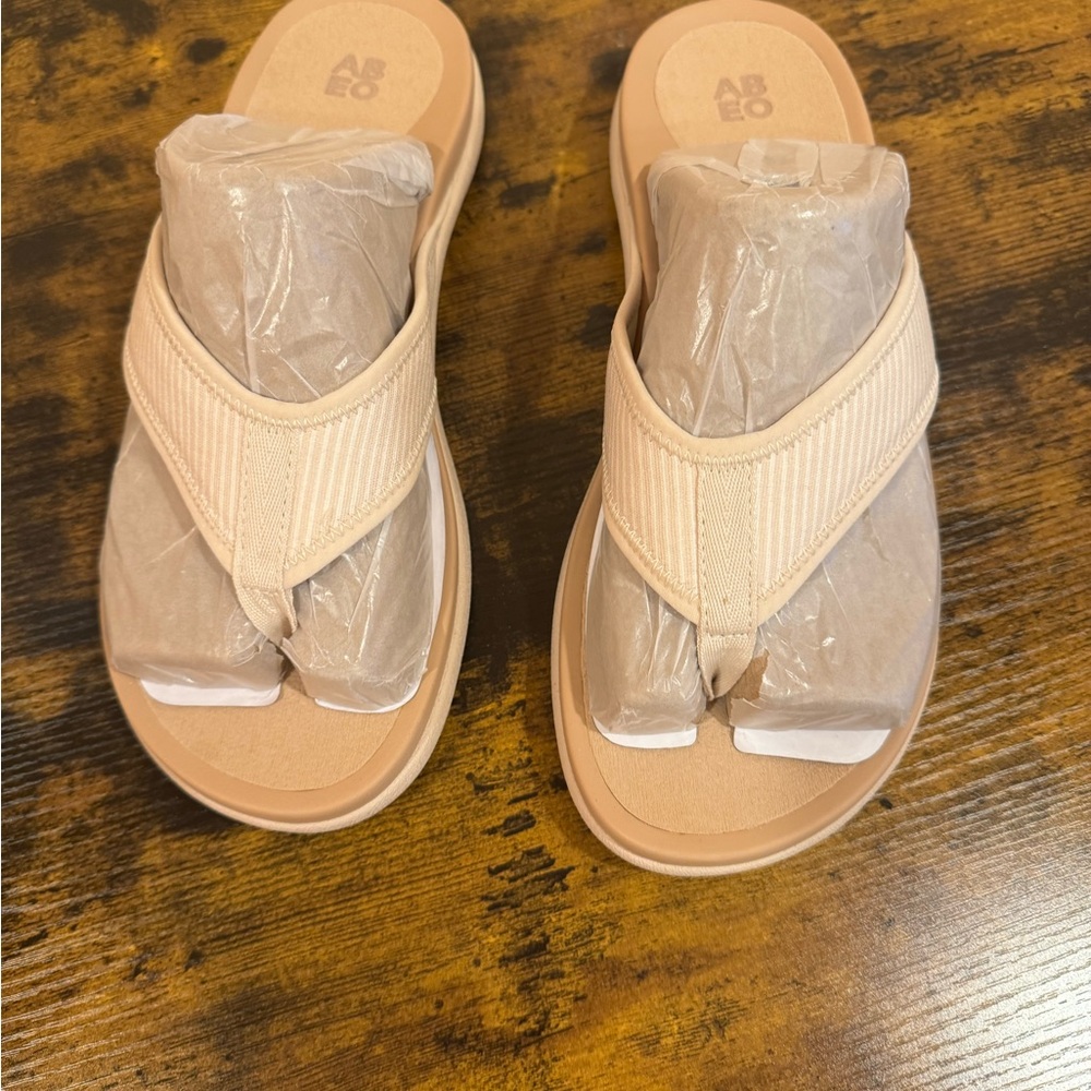 ABEO Women's Tan Sandals